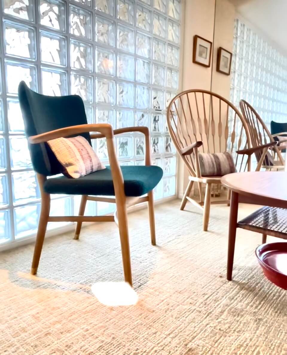 北欧デザインの素敵なチェア2脚【行正り香さんの図書室より】 | LEARN