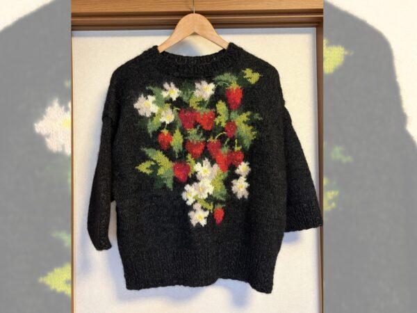 苺と花のプルオーバー　サムネイル