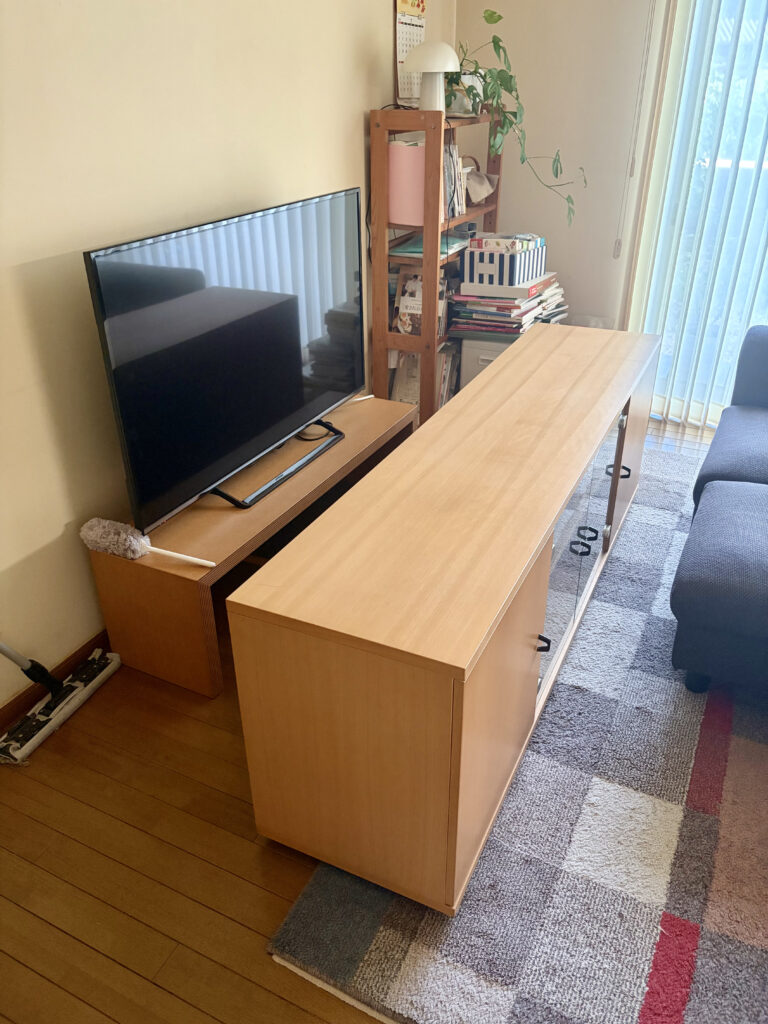 テレビボード　搬出前